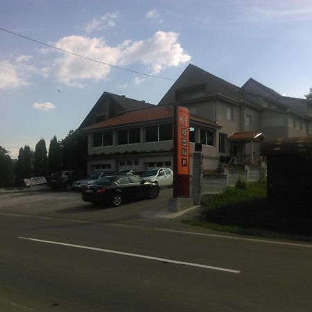 Karavan 123 Raška エクステリア 写真