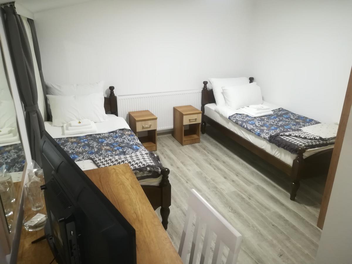 Karavan 123 Raška エクステリア 写真