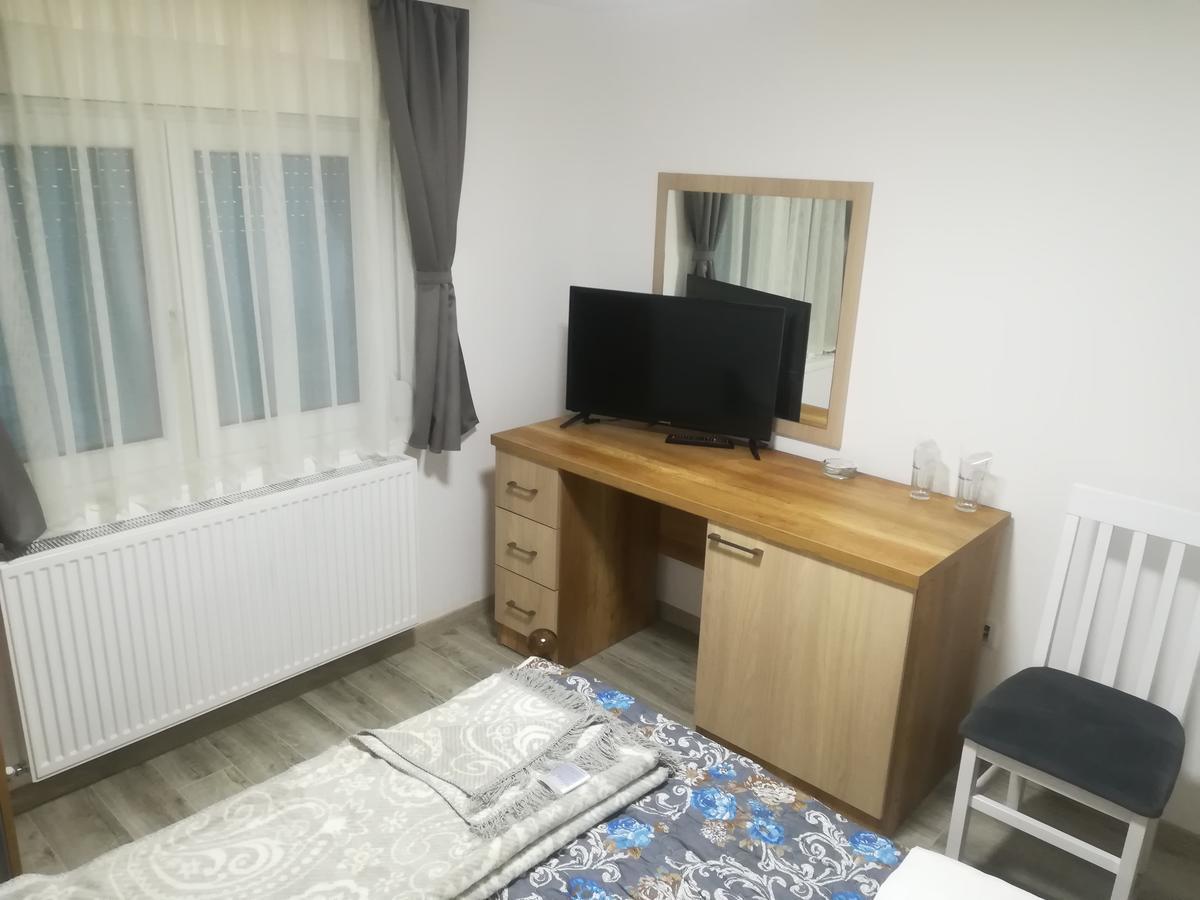 Karavan 123 Raška エクステリア 写真