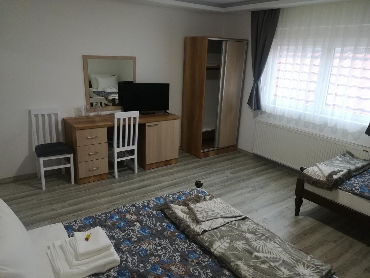 Karavan 123 Raška エクステリア 写真