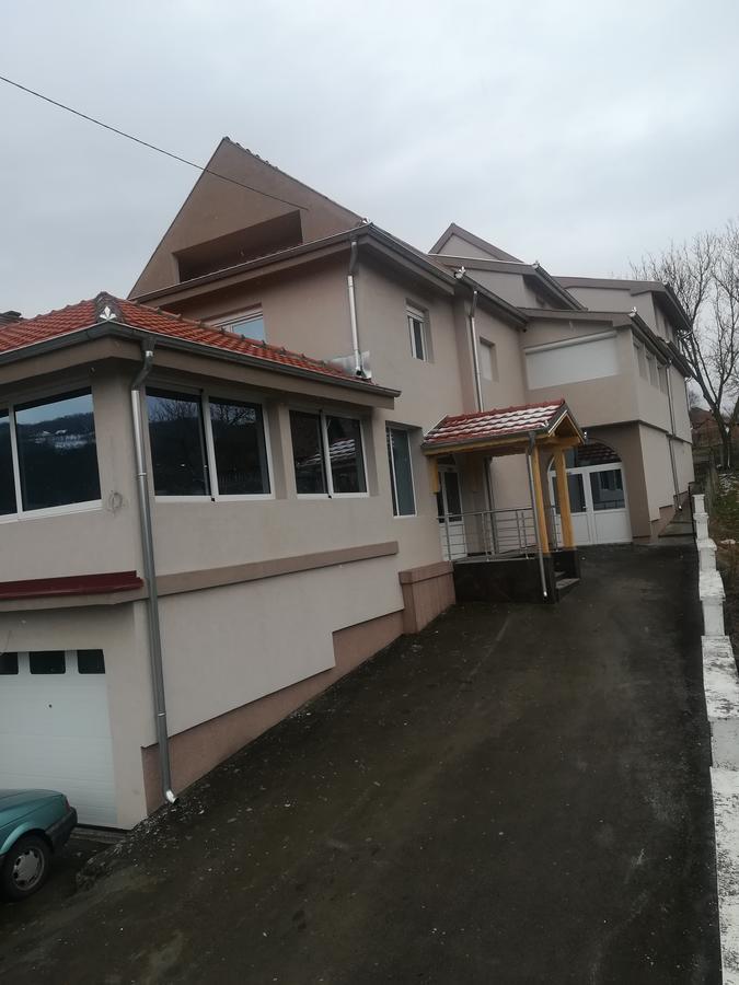 Karavan 123 Raška エクステリア 写真