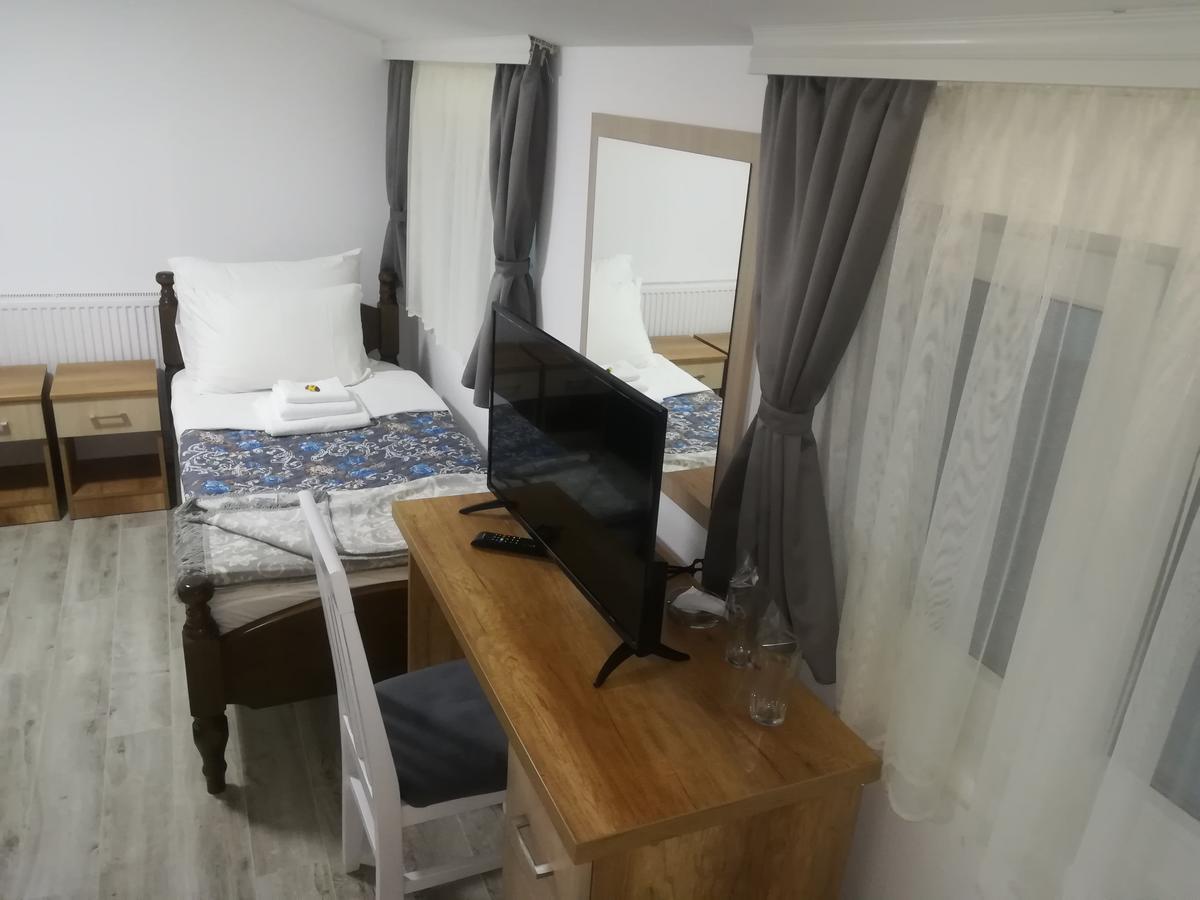 Karavan 123 Raška エクステリア 写真